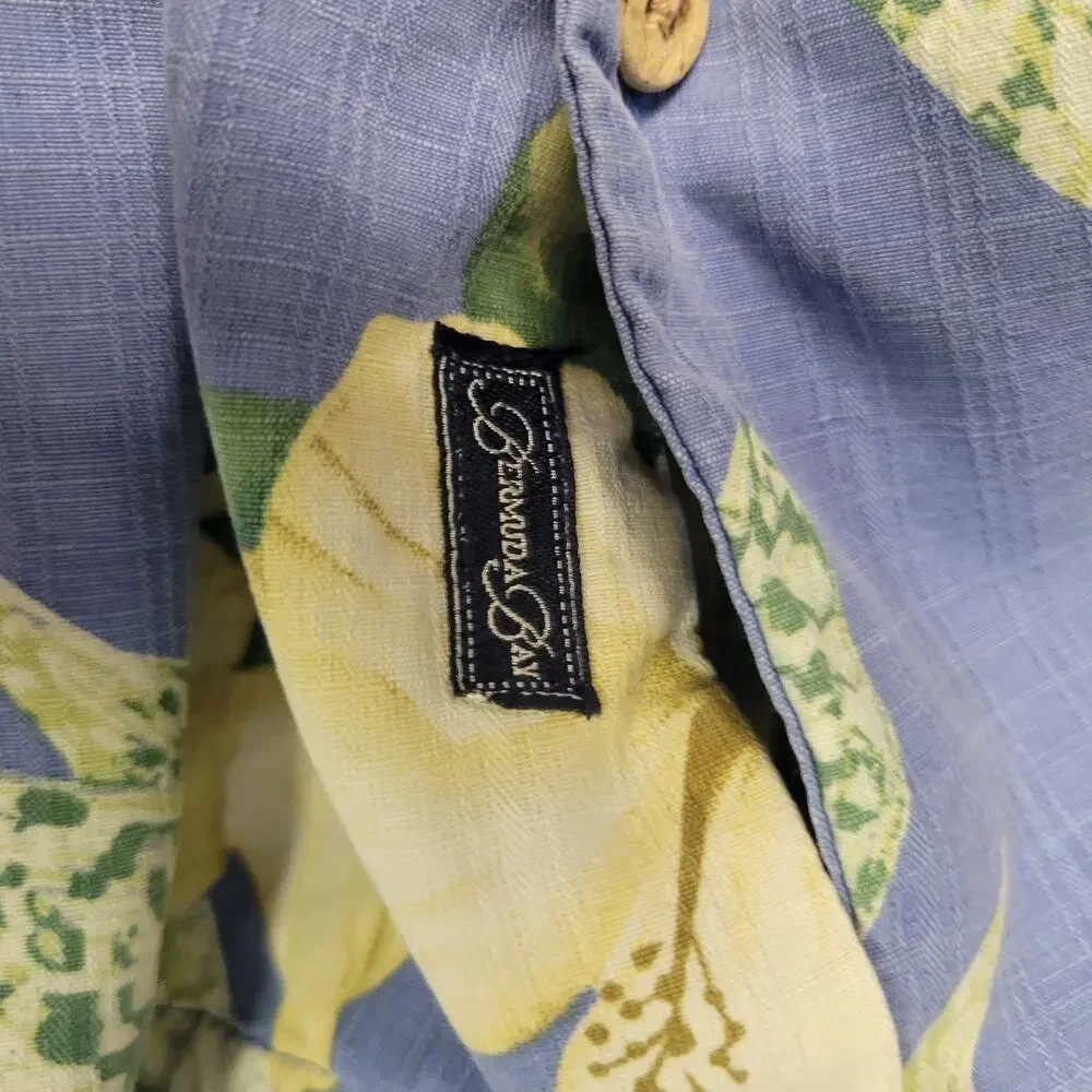 Bermuda Bay 100% Silk Shirt Mens L Blue Hawaiian Buttons Floral Short‎ Sleeve